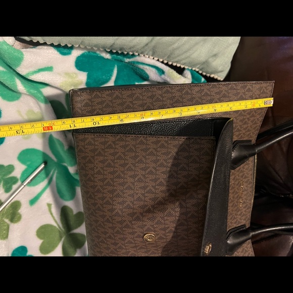 GUC MK Michael Kors brown leather work bag - Picture 13 of 14